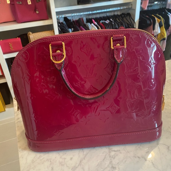 LV monogram magenta vernis Alma MM bag - Picture 4 of 11